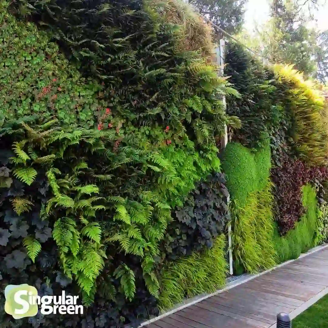 Jardín vertical parque canal Isabel II, Madrid